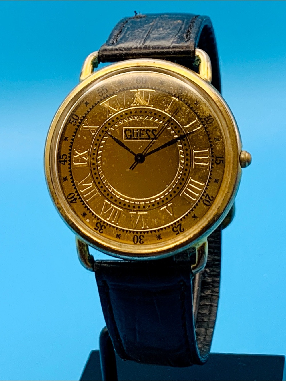 GUESS Men’s Vintage 1991 Quartz Wristwatch Leather Roman Numerals Works New Batt